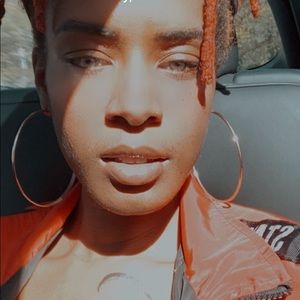 Meet your Posher, Lateisha